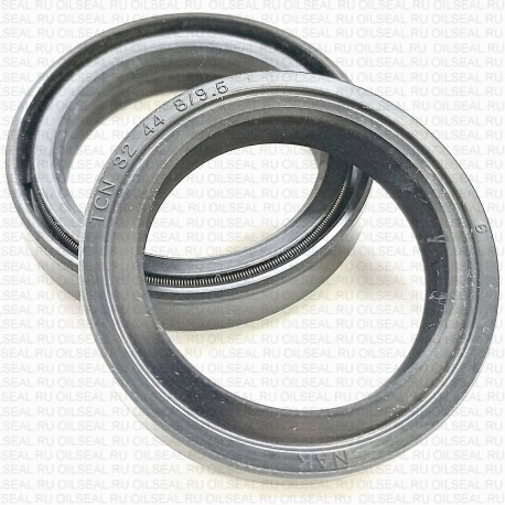 Сальник 32x44x8/9.5 TCN NBR 90-K01B-C-C NAK